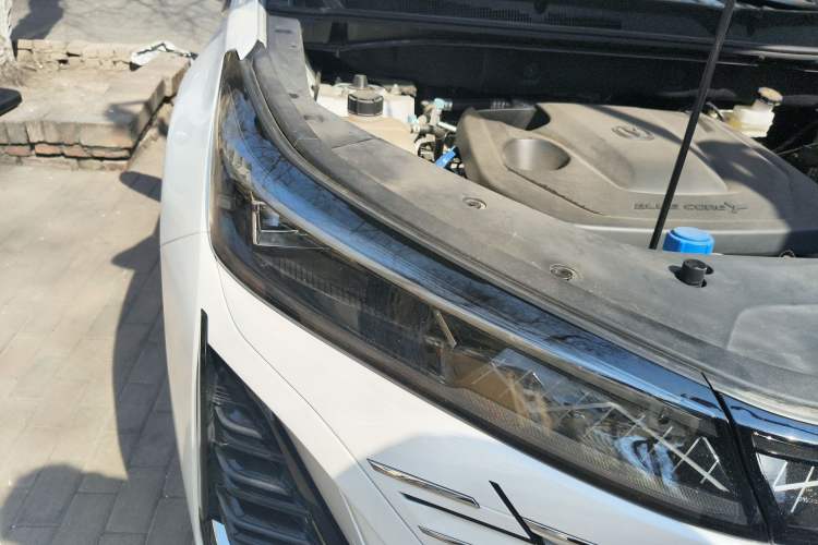 Used CHANGAN CS75 PLUS 2025 Model, 3rd Generation Champion Edition 1.5T Jinghang Version Right Front Headlight