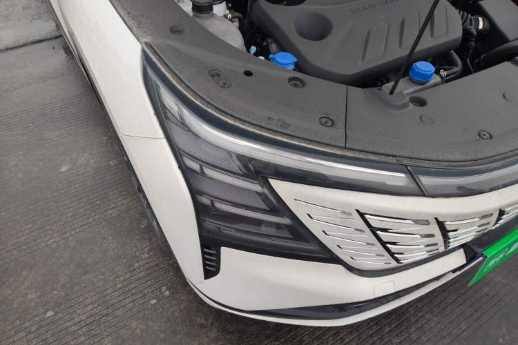 Used CHANGAN CS75 PLUS 2025 4th Generation 1.5T New Blue Whale Smart Luxury Edition Right Front Headlight
