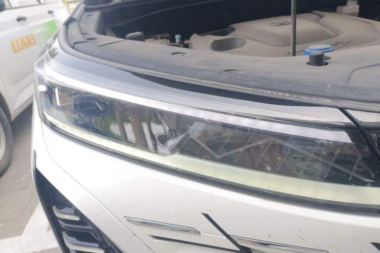 Used CHANGAN CS75 PLUS 2025 Model, 3rd Generation Champion Edition 1.5T Jinghang Version Right Front Headlight