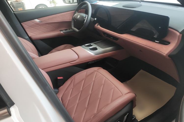Used CHANGAN CS75 PLUS 2025 4th Generation UItra 2.0T New Blue Whale Smart Intelligent Powertrain Version Right Front Seat