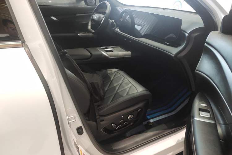 Used CHANGAN CS75 PLUS 2025 4th Generation 1.5T New Blue Whale Smart Luxury Edition Right Front Seat