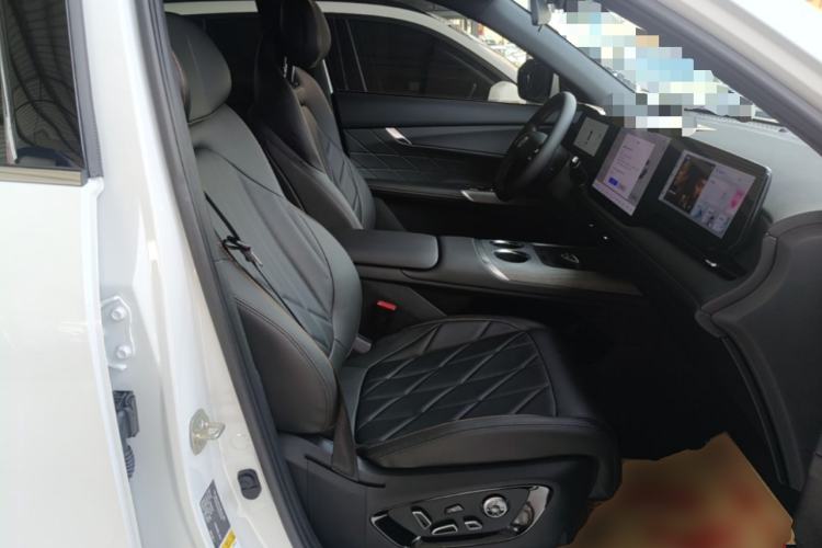 Used CHANGAN CS75 PLUS 2025 4th Generation 1.5T New Blue Whale Smart Luxury Edition Right Front Seat