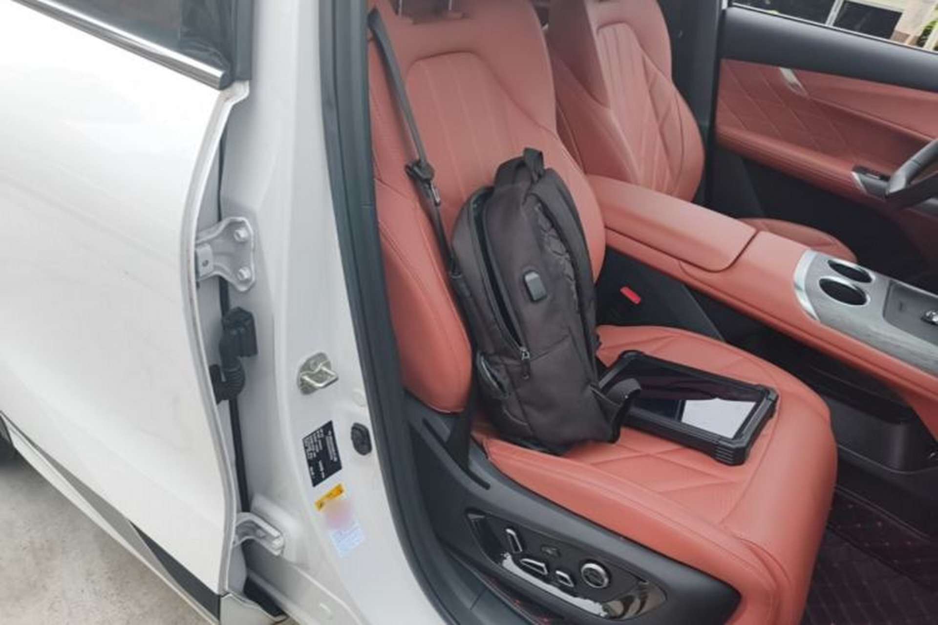 Used CHANGAN CS75 PLUS 2025 4th Generation UItra 2.0T New Blue Whale – Smart & Powerful Version Right Front Seat