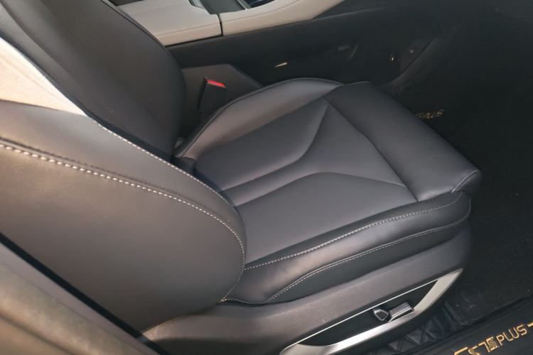 Used CHANGAN CS75 PLUS 2025 Model, 3rd Generation Champion Edition 1.5T Jinghang Version Right Front Seat