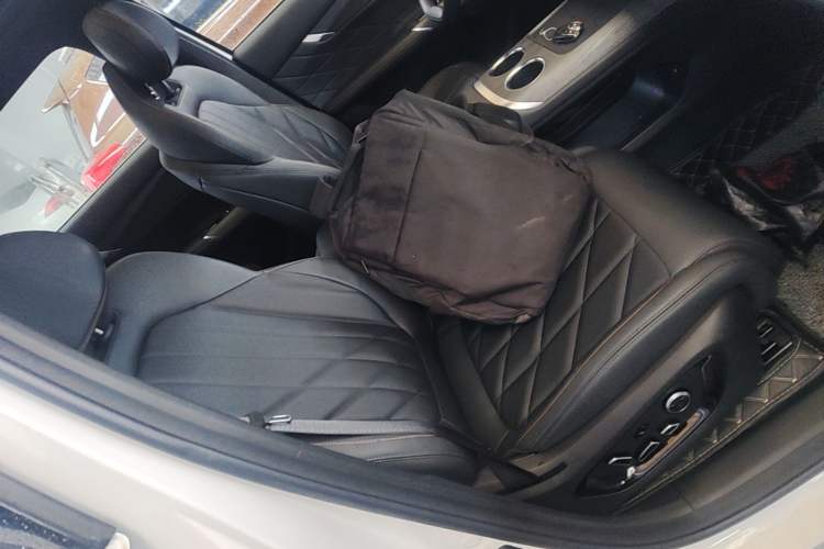 Used CHANGAN CS75 PLUS 2025 4th Generation UItra 2.0T New Blue Whale – Smart & Powerful Version Right Front Seat