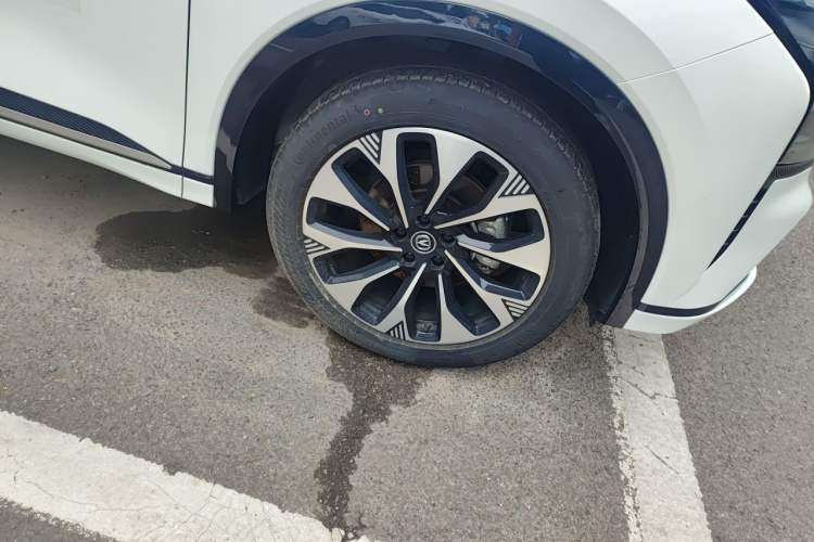 Used CHANGAN CS75 PLUS 2025 4th Generation UItra 2.0T New Blue Whale – Smart & Powerful Version Right Front Wheel Hub