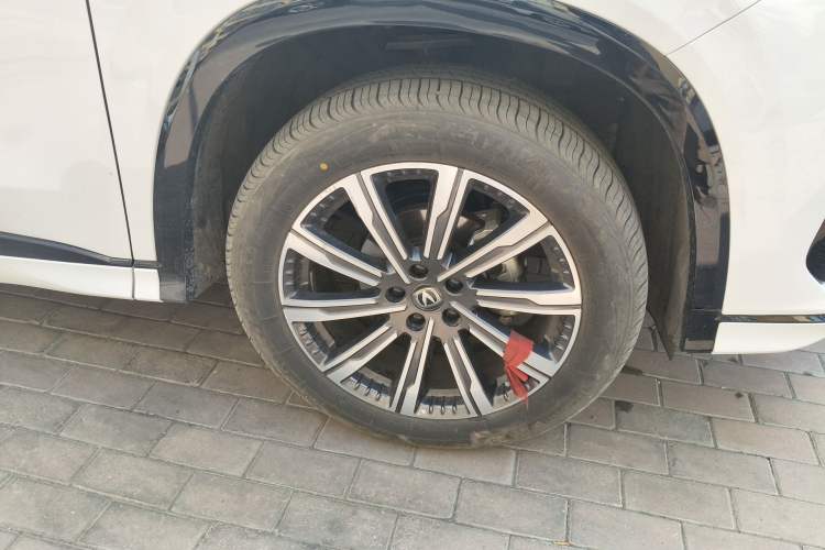 Used CHANGAN CS75 PLUS 2025 Model, 3rd Generation Champion Edition 1.5T Jinghang Version Right Front Wheel Hub