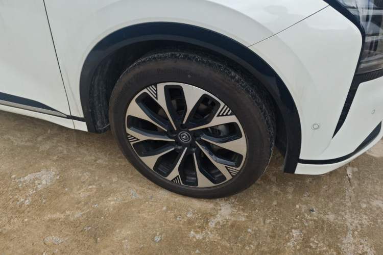 Used CHANGAN CS75 PLUS 2025 4th Generation UItra 2.0T New Blue Whale Smart Intelligent Powertrain Version Right Front Wheel Hub