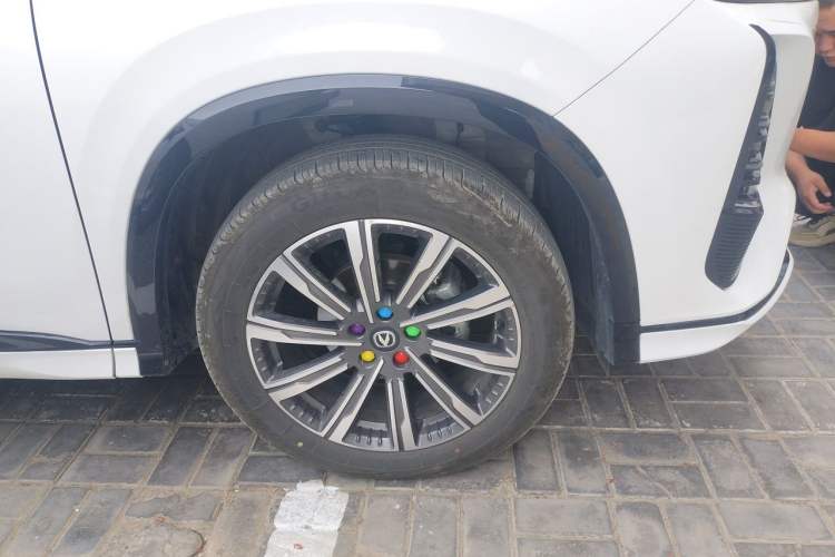 Used CHANGAN CS75 PLUS 2025 Model, 3rd Generation Champion Edition 1.5T Jinghang Version Right Front Wheel Hub