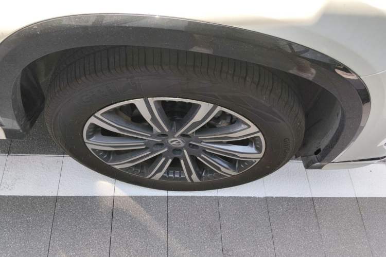 Used CHANGAN CS75 PLUS 2025 Model, 3rd Generation Champion Edition 1.5T Jinghang Version Right Front Wheel Hub