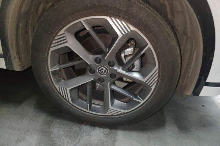 Used CHANGAN CS75 PLUS 2025 4th Generation 1.5T New Blue Whale Smart Flagship Version Right Front Wheel Hub