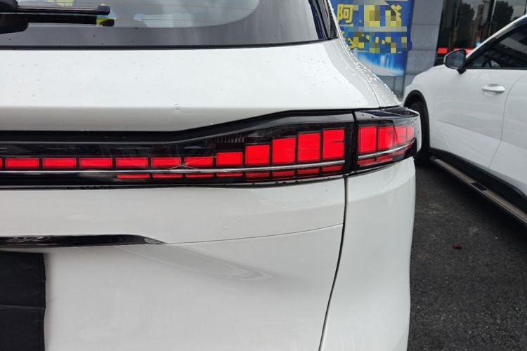 Used CHANGAN CS75 PLUS 2025 4th Generation UItra 2.0T New Blue Whale Smart Intelligent Powertrain Version Right Rear Taillight