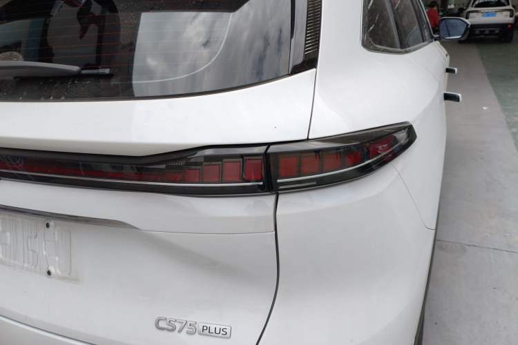 Used CHANGAN CS75 PLUS 2025 4th Generation 1.5T New Blue Whale Smart Luxury Edition Right Rear Taillight