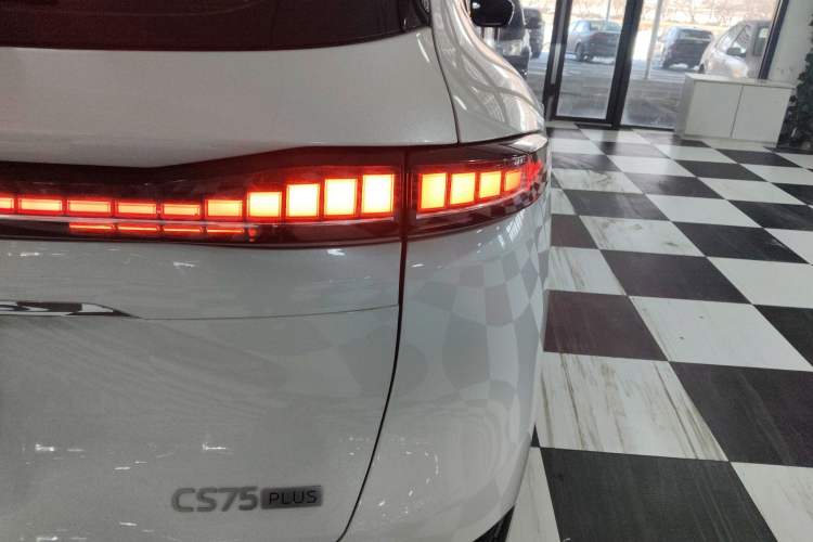 Used CHANGAN CS75 PLUS 2025 4th Generation 1.5T New Blue Whale Smart Luxury Edition Right Rear Taillight