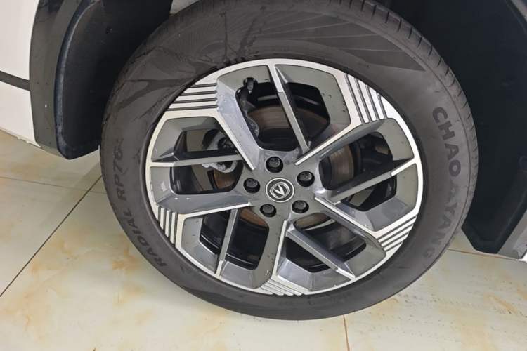 Used CHANGAN CS75 PLUS 2025 4th Generation 1.5T New Blue Whale Smart Luxury Edition Right Rear Wheel Hub