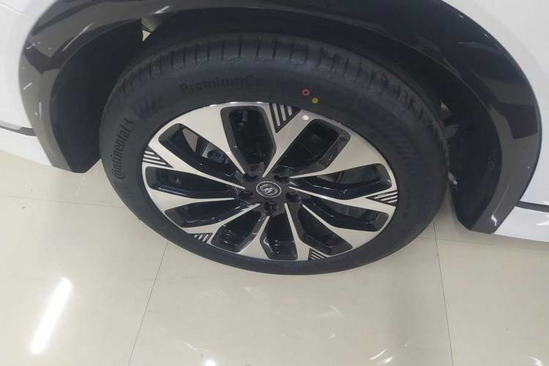 Used CHANGAN CS75 PLUS 2025 4th Generation UItra 2.0T New Blue Whale – Smart & Powerful Version Right Rear Wheel Hub