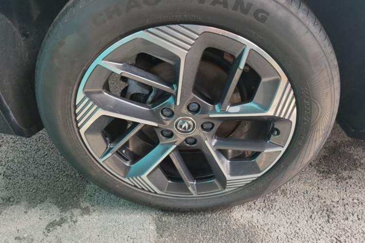 Used CHANGAN CS75 PLUS 2025 4th Generation 1.5T New Blue Whale Smart Flagship Version Right Rear Wheel Hub