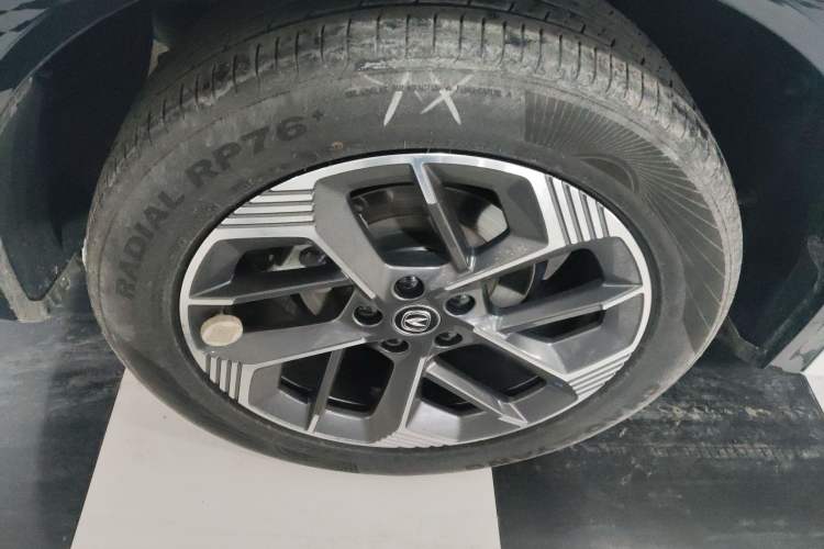 Used CHANGAN CS75 PLUS 2025 4th Generation 1.5T New Blue Whale Smart Luxury Edition Right Rear Wheel Hub