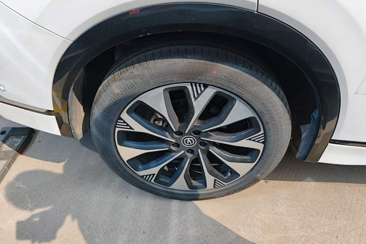 Used CHANGAN CS75 PLUS 2025 4th Generation UItra 2.0T New Blue Whale Smart Intelligent Powertrain Version Right Rear Wheel Hub