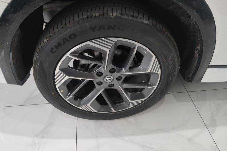 Used CHANGAN CS75 PLUS 2025 4th Generation 1.5T New Blue Whale Smart Luxury Edition Right Rear Wheel Hub