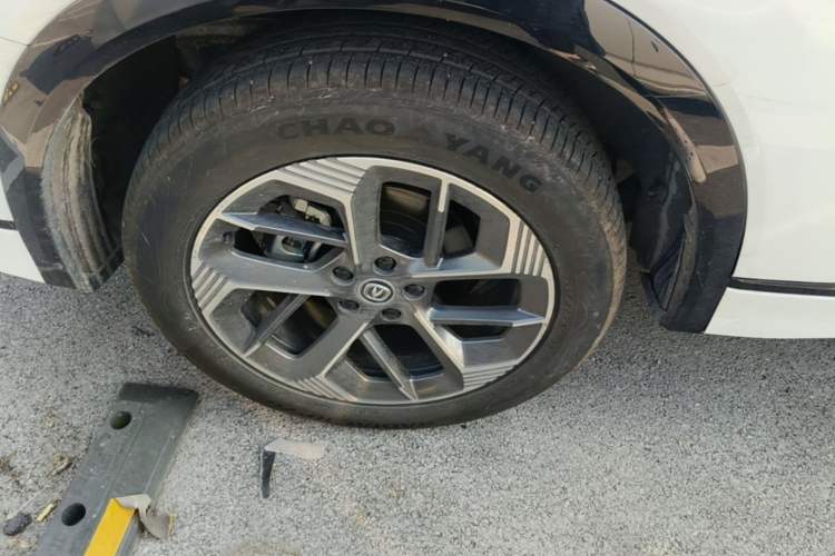 Used CHANGAN CS75 PLUS 2025 4th Generation 1.5T New Blue Whale Smart Luxury Edition Right Rear Wheel Hub
