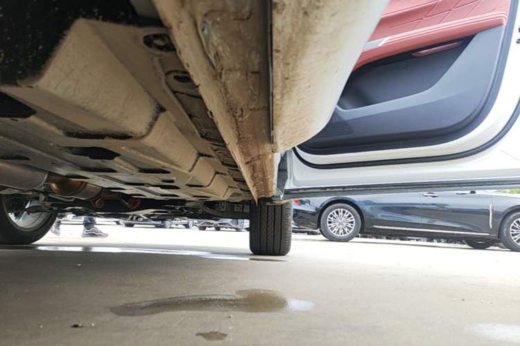 Used CHANGAN CS75 PLUS 2025 4th Generation UItra 2.0T New Blue Whale Engine – Wind Style Right Side Sill