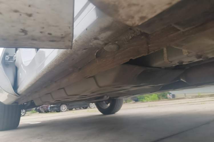 Used CHANGAN CS75 PLUS 2025 4th Generation UItra 2.0T New Blue Whale – Smart & Powerful Version Right Side Sill