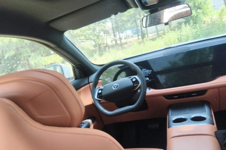Used CHANGAN CS75 PLUS 2025 4th Generation UItra 2.0T New Blue Whale Smart Intelligent Powertrain Version Steering Wheel