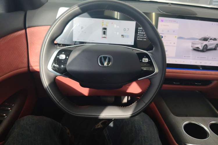 Used CHANGAN CS75 PLUS 2025 4th Generation UItra 2.0T New Blue Whale Smart Intelligent Powertrain Version Steering Wheel