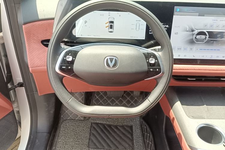Used CHANGAN CS75 PLUS 2025 4th Generation UItra 2.0T New Blue Whale – Smart & Powerful Version Steering Wheel