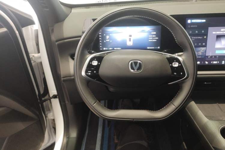 Used CHANGAN CS75 PLUS 2025 4th Generation 1.5T New Blue Whale Smart Luxury Edition Steering Wheel