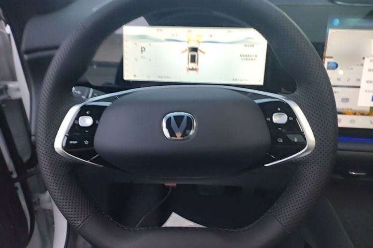 Used CHANGAN CS75 PLUS 2025 4th Generation 1.5T New Blue Whale Smart Flagship Version Steering Wheel