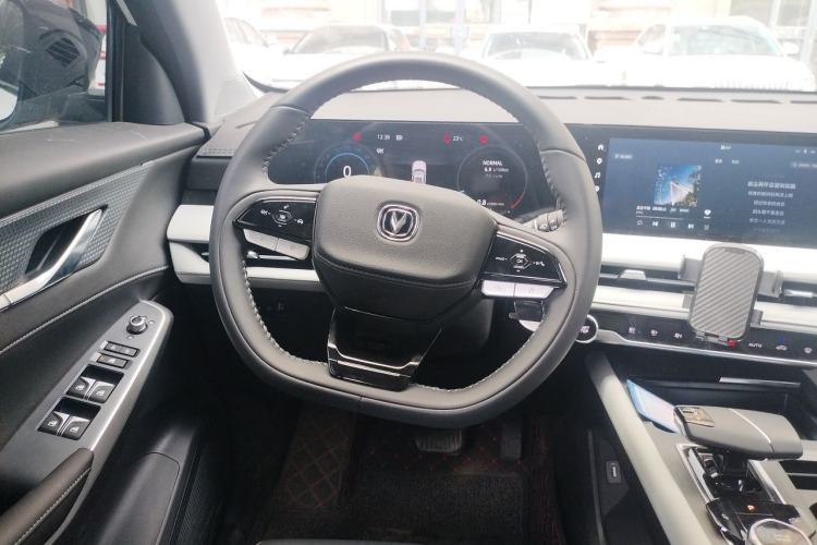 Used CHANGAN CS75 PLUS 2025 Model, 3rd Generation Champion Edition 1.5T Jinghang Version Steering Wheel