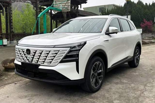 Used CHANGAN CS75 PLUS 2025 Model, 4th Generation 1.5T New Blue Whale Smart Excellence Version