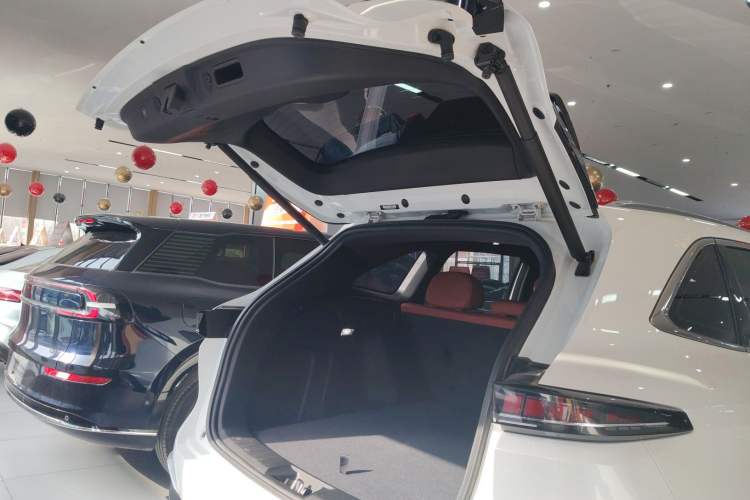 Used CHANGAN CS75 PLUS 2025 4th Generation UItra 2.0T New Blue Whale Smart Intelligent Powertrain Version Trunk
