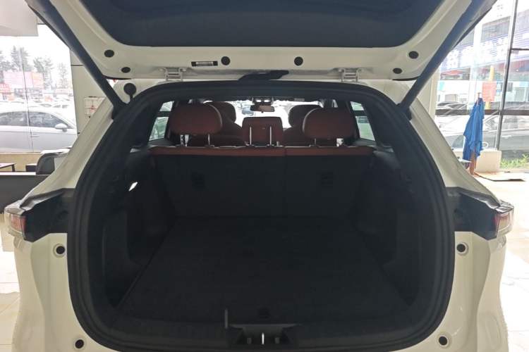 Used CHANGAN CS75 PLUS 2025 4th Generation 1.5T New Blue Whale Smart Luxury Edition Trunk