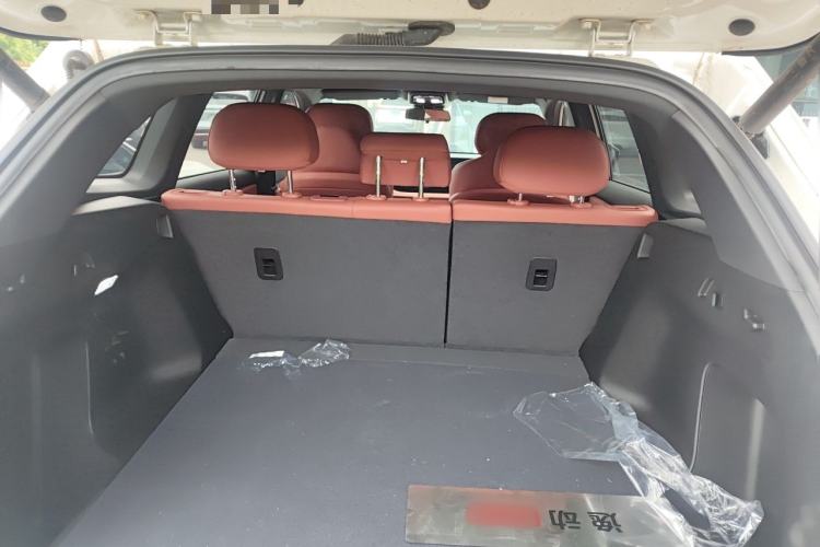 Used CHANGAN CS75 PLUS 2025 4th Generation UItra 2.0T New Blue Whale – Smart & Powerful Version Trunk