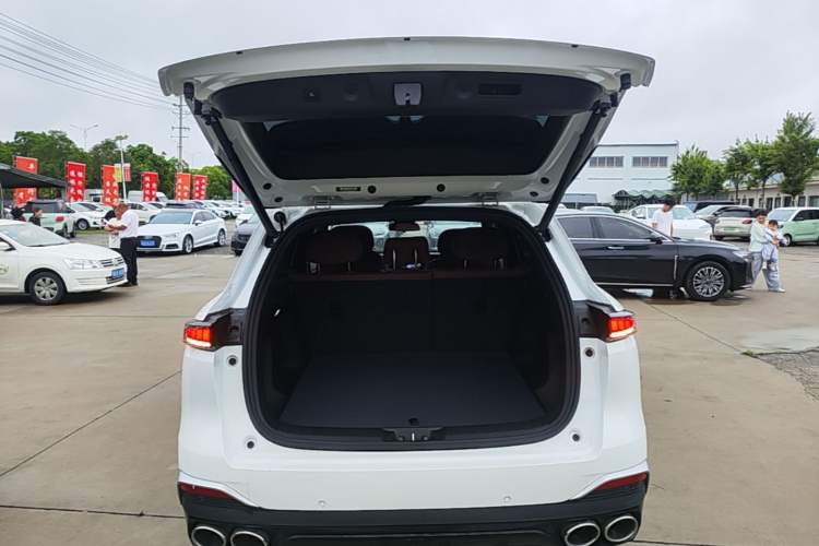 Used CHANGAN CS75 PLUS 2025 4th Generation UItra 2.0T New Blue Whale Engine – Wind Style Trunk
