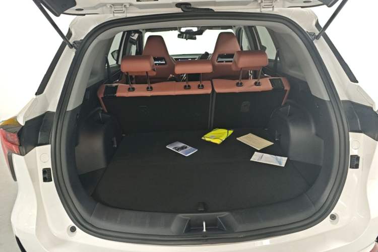 Used CHANGAN CS75 PLUS 2025 Model, 3rd Generation Champion Edition 1.5T Jingling Version Trunk