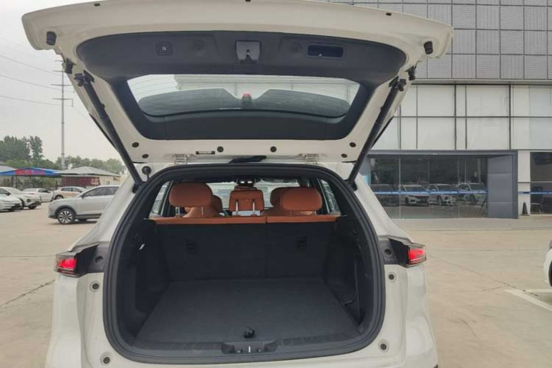 Used CHANGAN CS75 PLUS 2025 4th Generation 1.5T New Blue Whale Smart Flagship Version Trunk