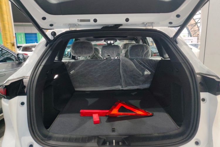Used CHANGAN CS75 PLUS 2025 Model, 4th Generation 1.5T New Blue Whale Smart Excellence Version Trunk