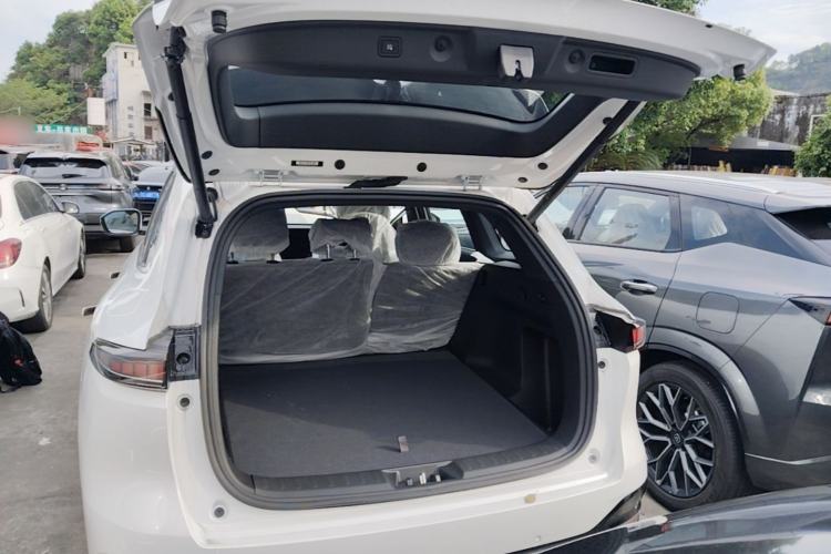 Used CHANGAN CS75 PLUS 2025 Model, 4th Generation 1.5T New Blue Whale Smart Excellence Version Trunk