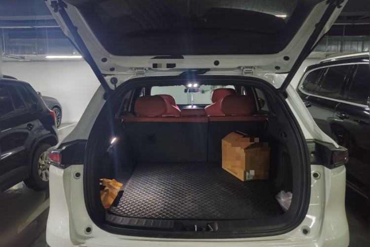 Used CHANGAN CS75 PLUS 2025 4th Generation 1.5T New Blue Whale Smart Flagship Version Trunk