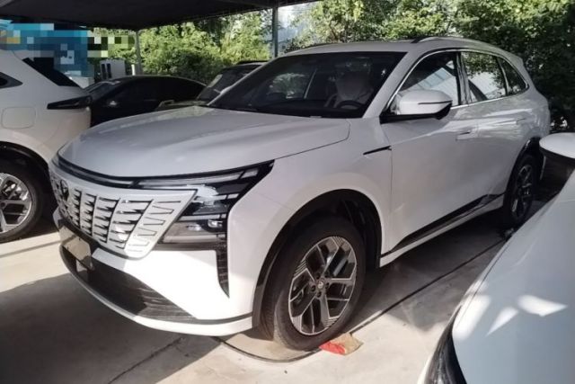 CHANGAN CS75 PLUS 2025 4th Generation 1.5T New Blue Whale Smart Luxury Edition مستعملة
