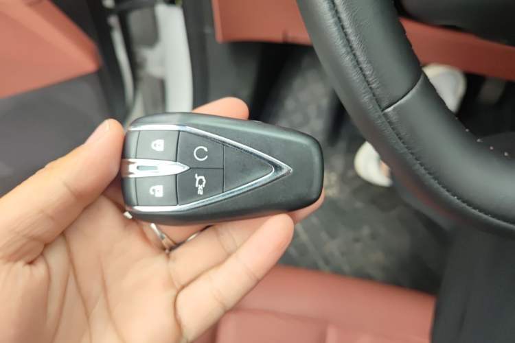Used CHANGAN CS75 PLUS 2025 4th Generation UItra 2.0T New Blue Whale – Smart & Powerful Version Vehicle Key