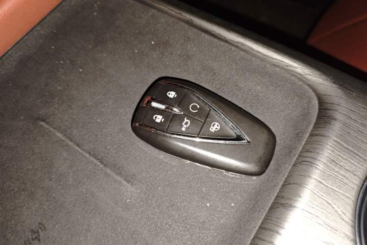 Used CHANGAN CS75 PLUS 2025 4th Generation UItra 2.0T New Blue Whale Smart Intelligent Powertrain Version Vehicle Key