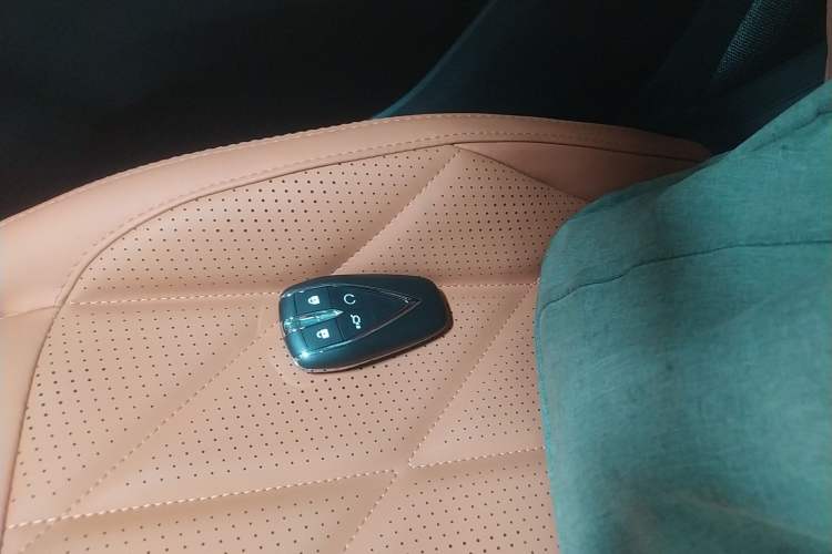 Used CHANGAN CS75 PLUS 2025 4th Generation UItra 2.0T New Blue Whale – Smart & Powerful Version Vehicle Key