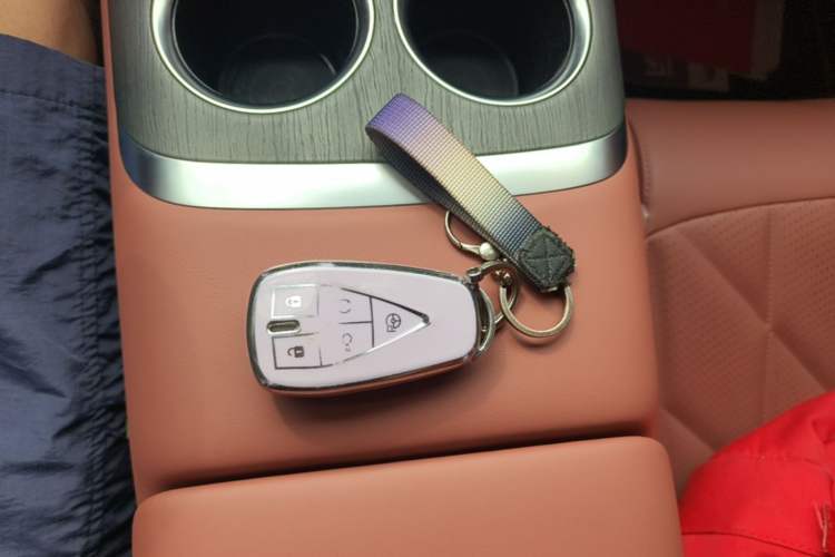 Used CHANGAN CS75 PLUS 2025 4th Generation 1.5T New Blue Whale Smart Flagship Version Vehicle Key