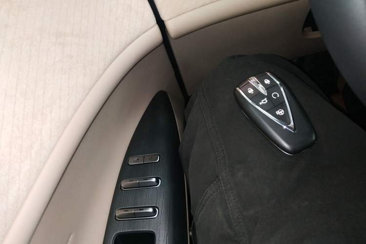 Used CHANGAN CS75 PLUS 2025 4th Generation 1.5T New Blue Whale Smart Flagship Version Vehicle Key