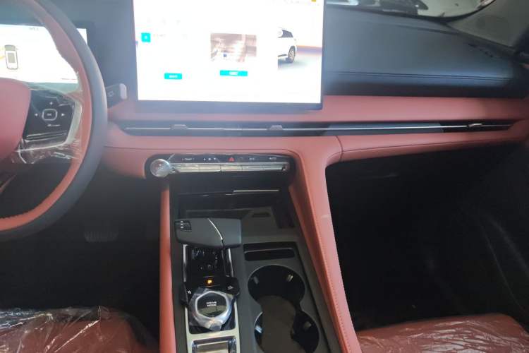Used CHANGAN CS75 PLUS 2026 Model, Smart Champion Edition 1.5T New Blue Whale Smart Navigation Version Audio And AC Panel